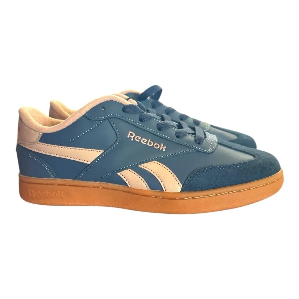 NWB Reebok Forte Lounge women’s Navy and Tan Sneakers SZ WNS 8